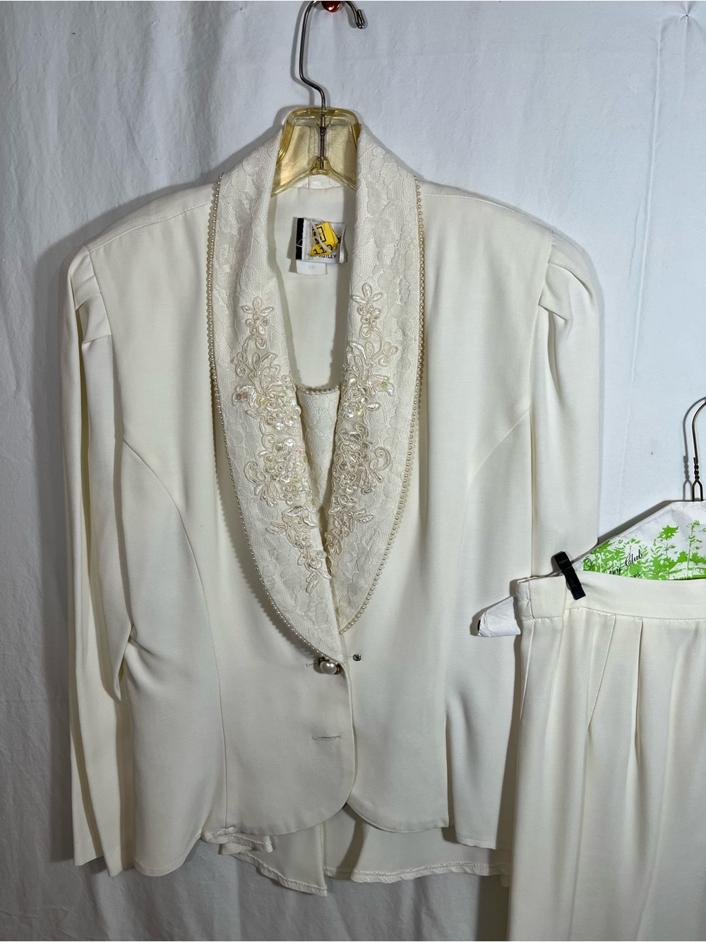 Elegant Ivory Women's Wedding Skirt Suit with Embroidered Shawl Collar size 9/10 - Picture 3 of 17